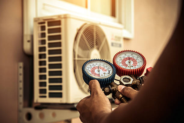Professional Hvac technician working in Wrightstown, WI